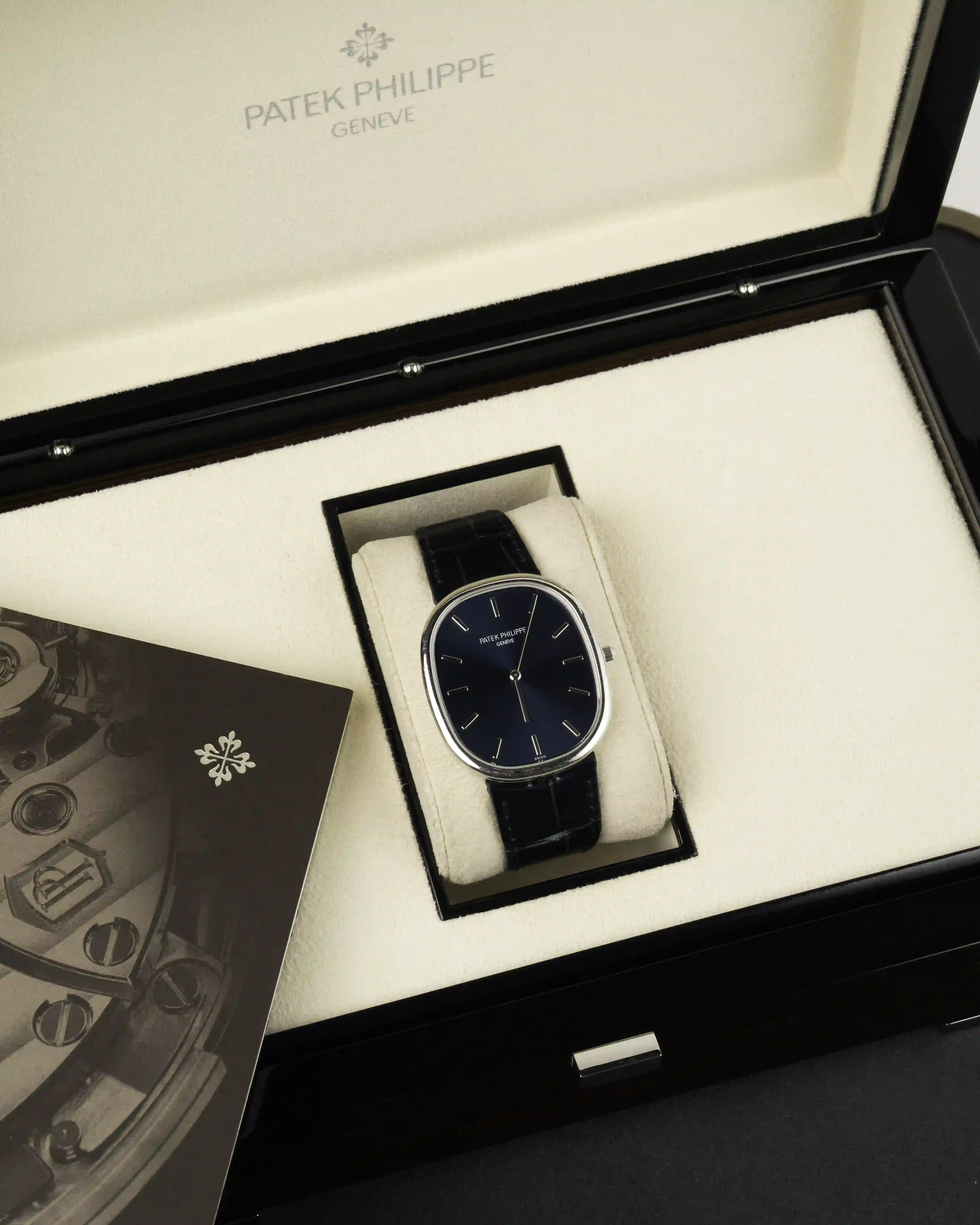 PATEK PHILIPPE Patek Philippe 5738P-001 - Image 1