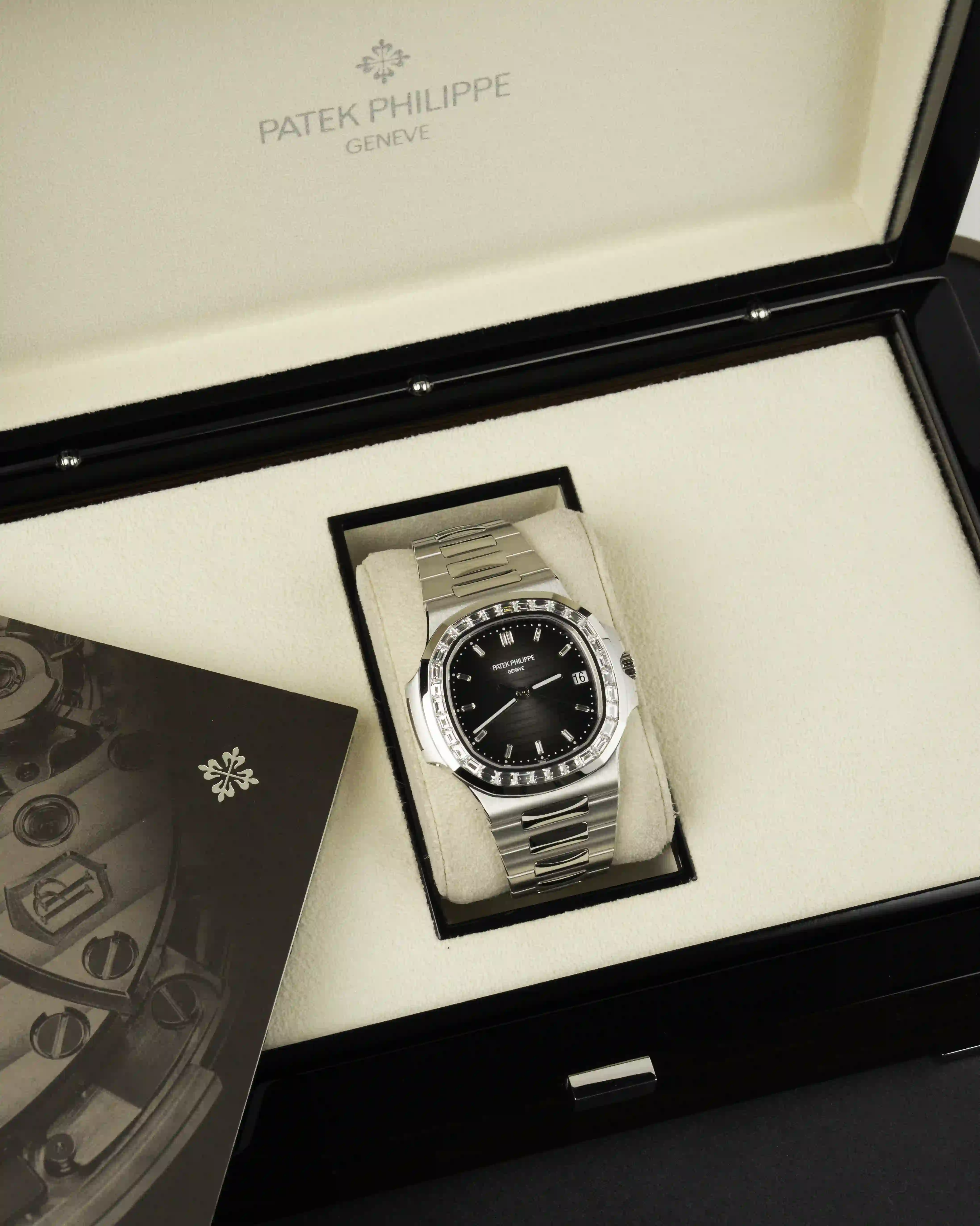 PATEK PHILIPPE Patek Philippe 5711/110P-001 - Image 1