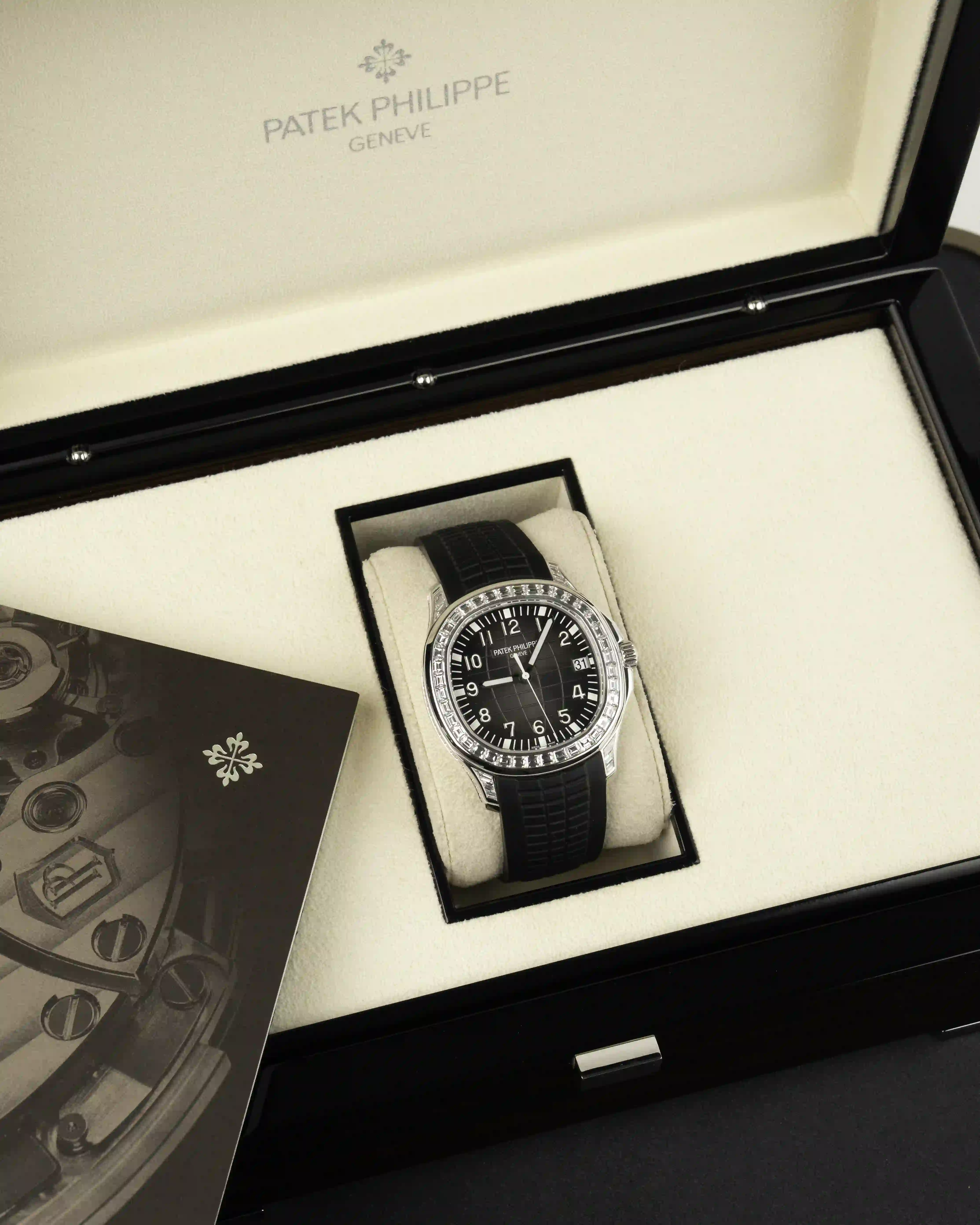 PATEK PHILIPPE Patek Philippe 5167/300G-010 - Image 1