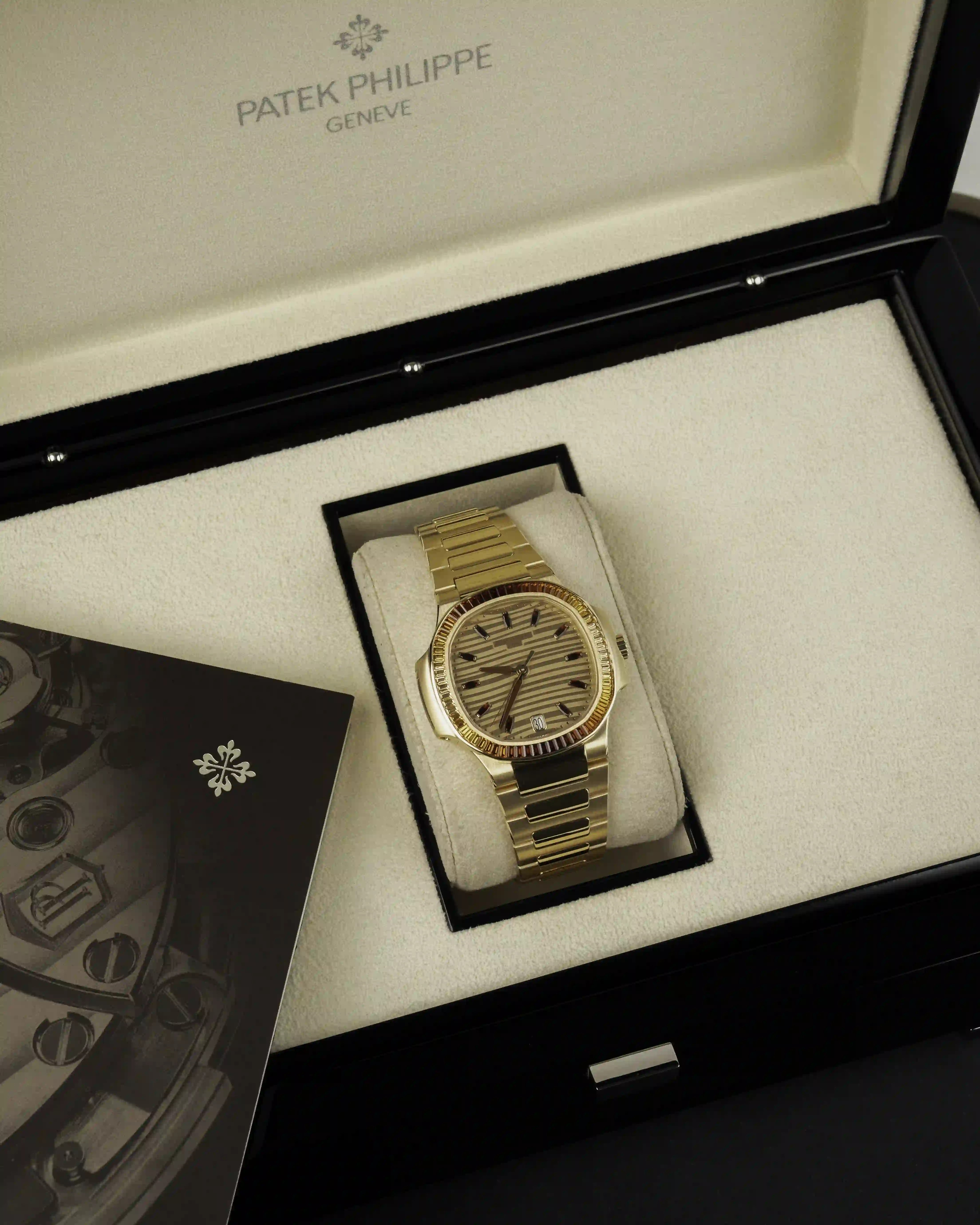PATEK PHILIPPE Patek Philippe 7118/1300R-001 - Image 1