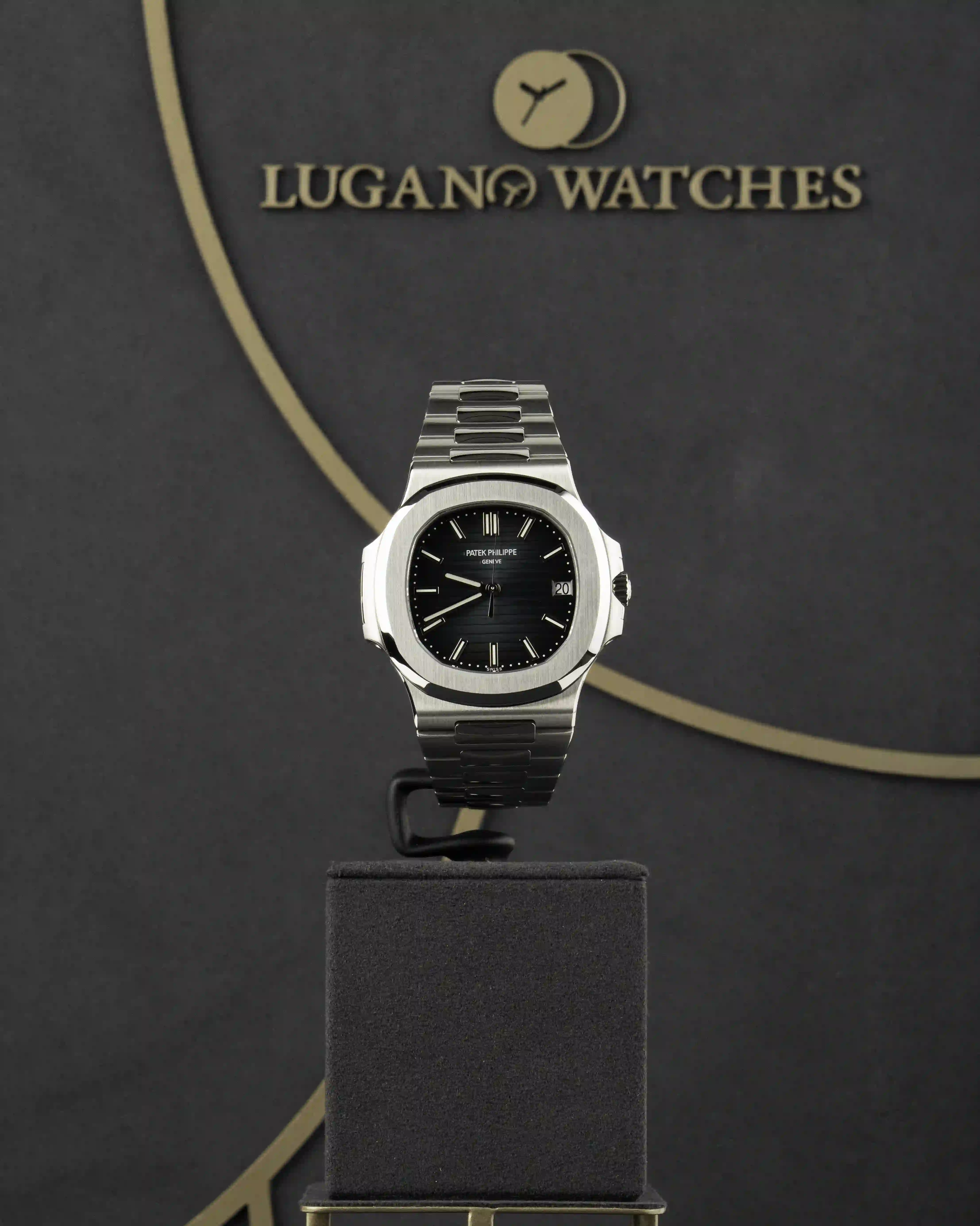 PATEK PHILIPPE Patek Philippe 5811/1G-001 - Image 2