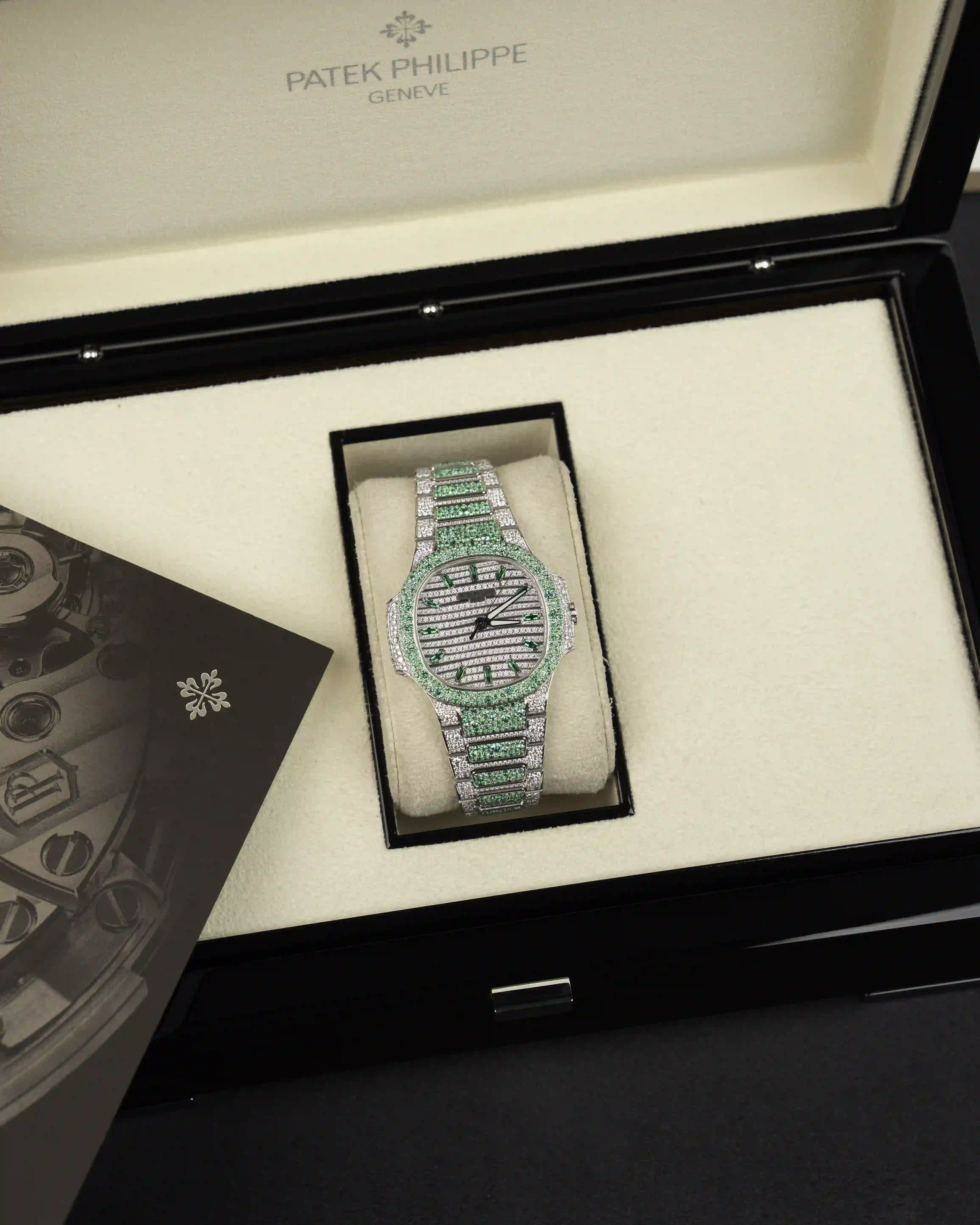 PATEK PHILIPPE Patek Philippe 7118/1453G-001 - Image 1