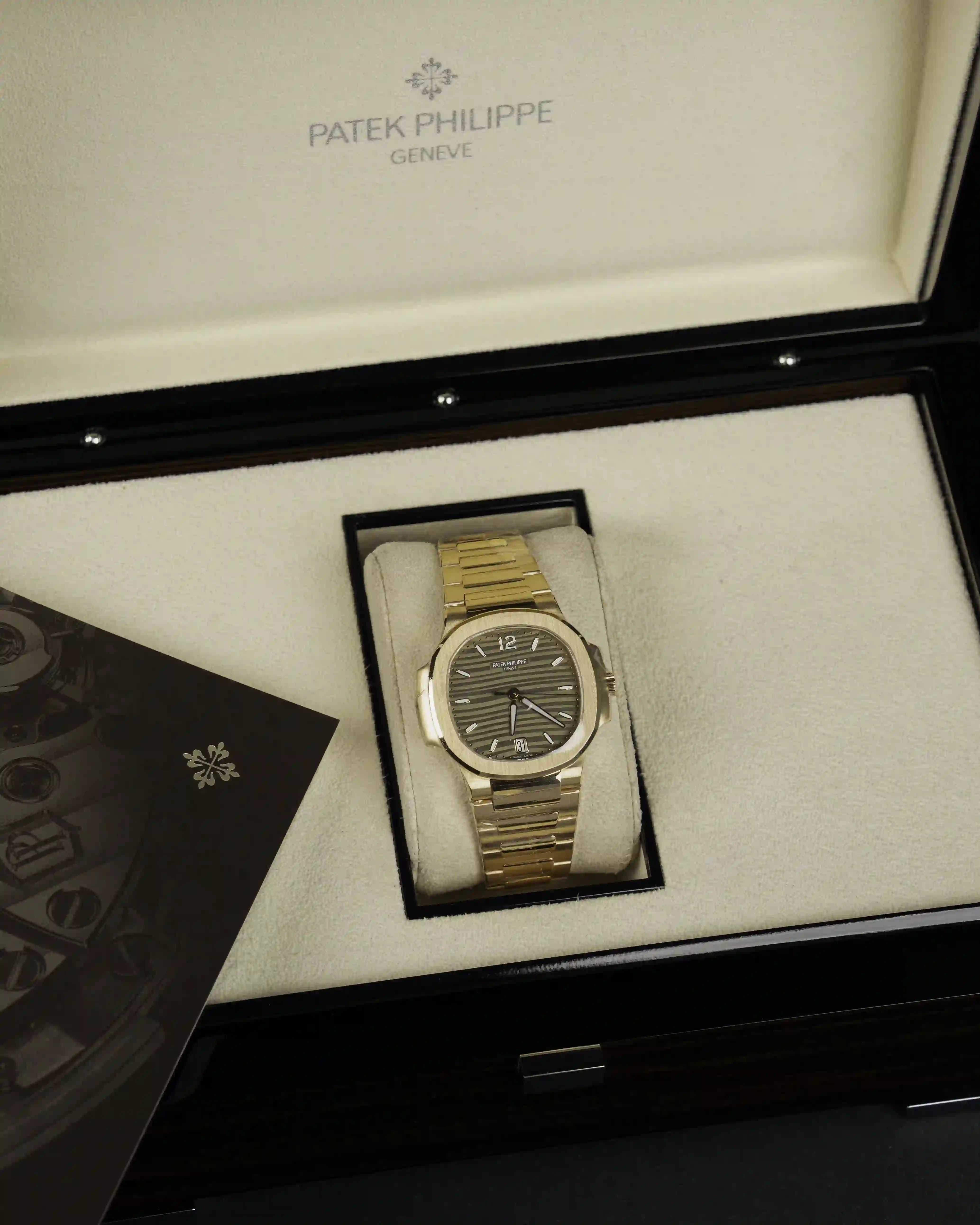 PATEK PHILIPPE Patek Philippe 7118/1R-010 - Image 1