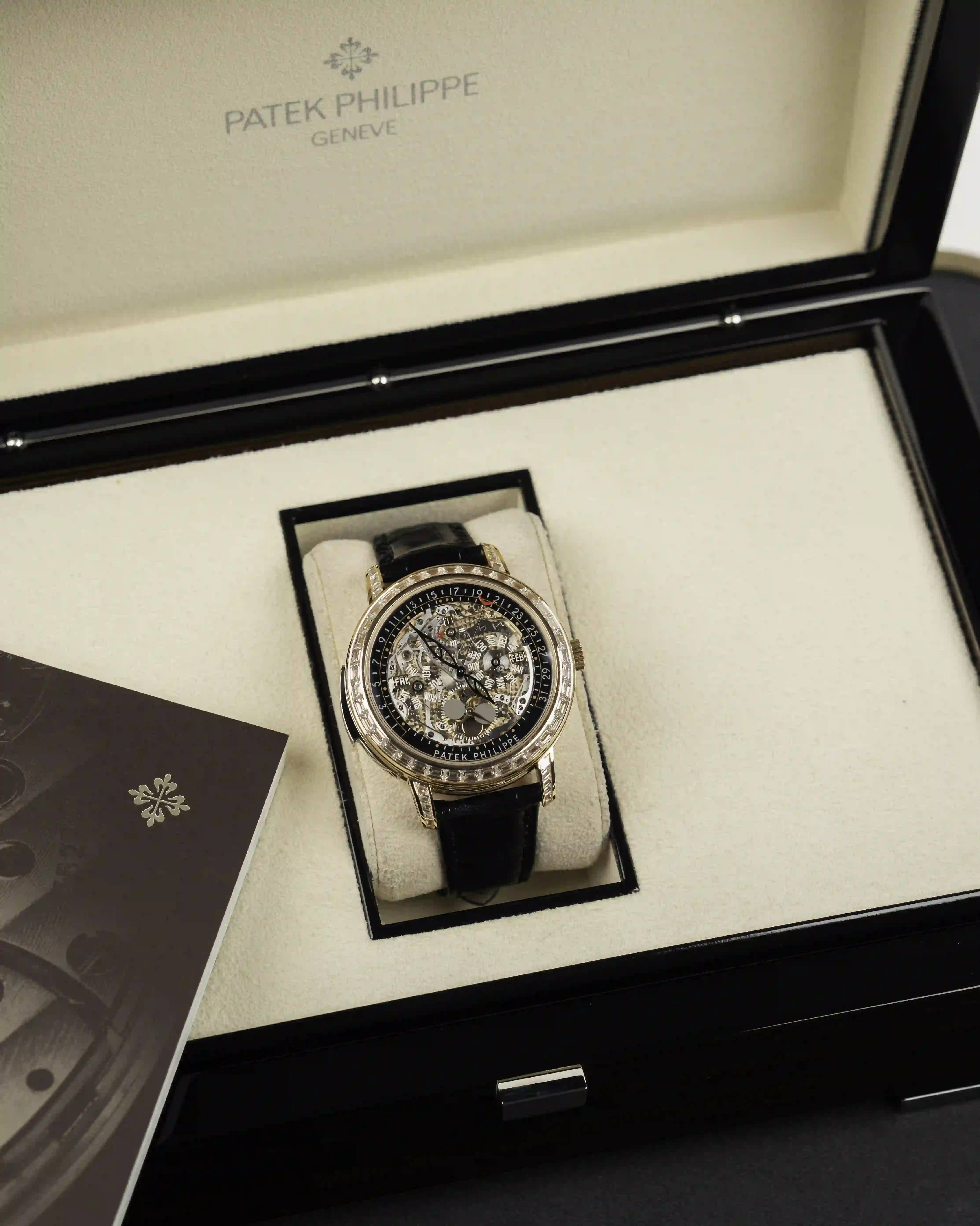 PATEK PHILIPPE Patek Philippe 5304/301R-001 - Image 1