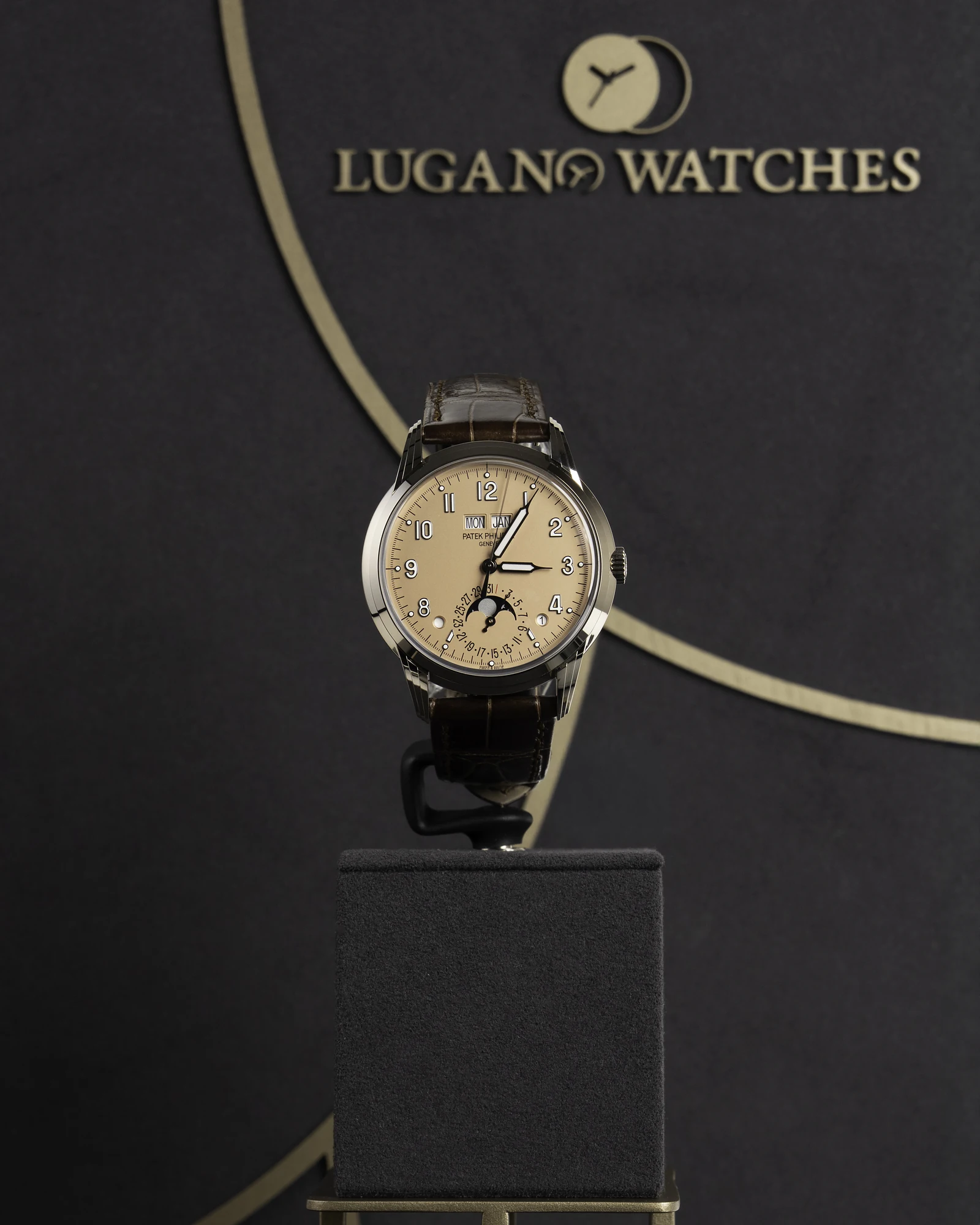 PATEK PHILIPPE Patek Philippe 5320G-011 - Image 2