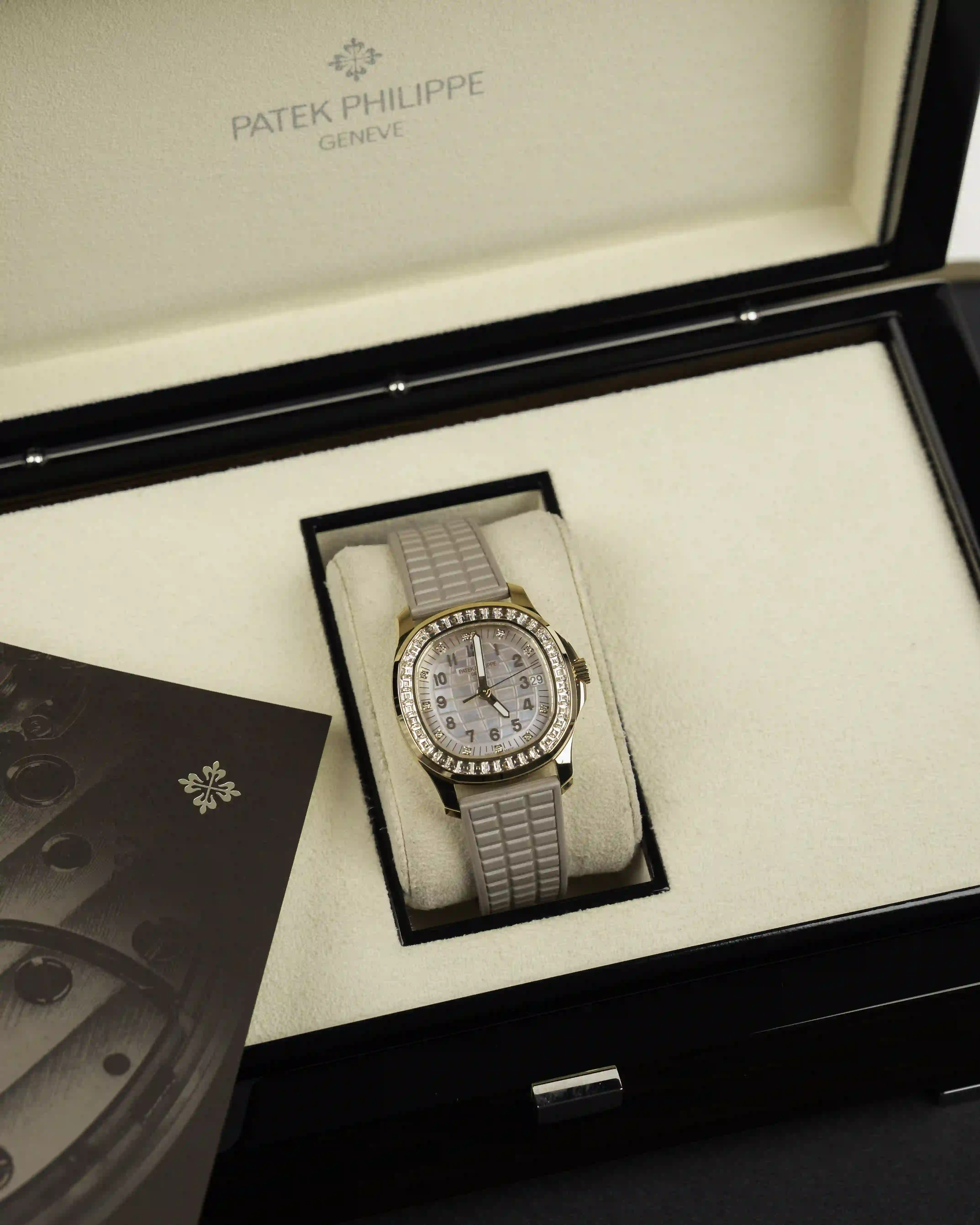 PATEK PHILIPPE Patek Philippe 5072R-001 - Image 1