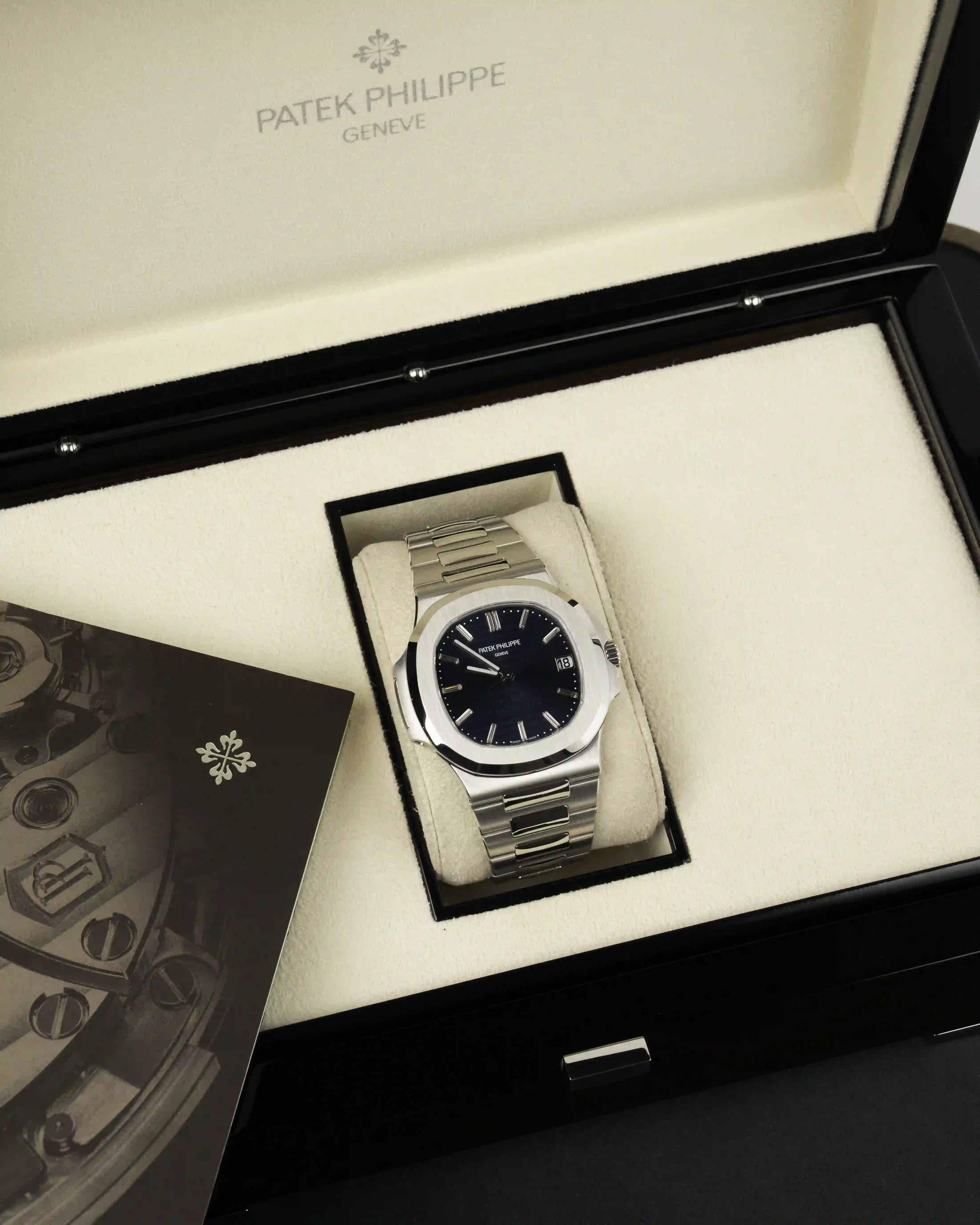 PATEK PHILIPPE Patek Philippe 5711/1P-001 - Image 1
