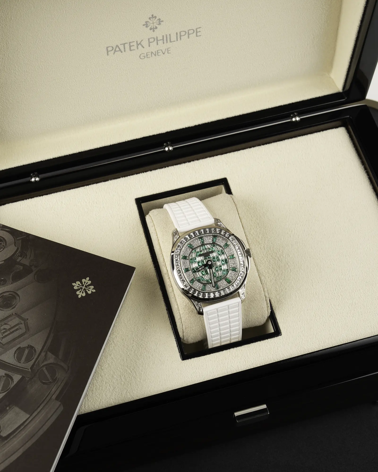PATEK PHILIPPE Patek Philippe 5062/450G-010 - Image 1